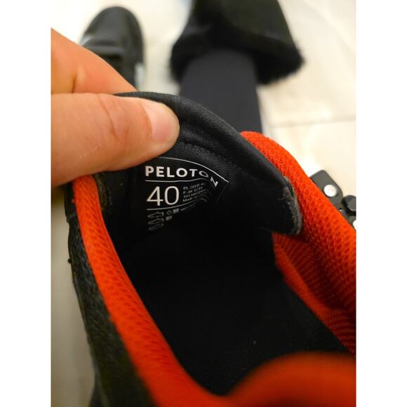 Peloton Original Cycling Shoes Size 40 EU / Men 7 Women 8‎ Black w/ Cleats